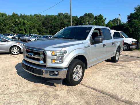Used 2017 Ford F150 XLT image 2