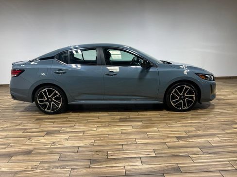 Used 2025 Nissan Sentra SR w/ SR Premium Package FWD image 24