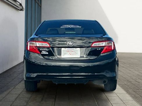 Used 2014 Toyota Camry LE image 5