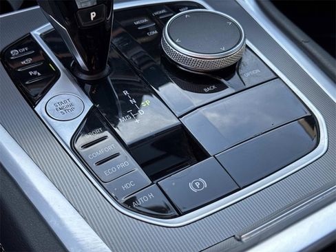 Used 2023 BMW X6 xDrive40i w/ M Sport Package image 29