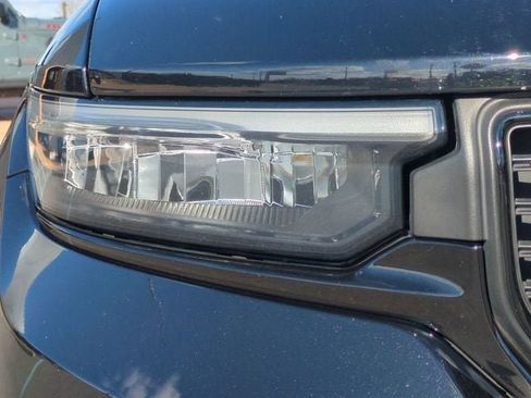 Used 2023 Jeep Grand Cherokee Altitude AWD/4WD image 10