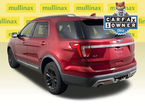 Used 2016 Ford Explorer XLT w/ Equipment Group 202A FWD image 9