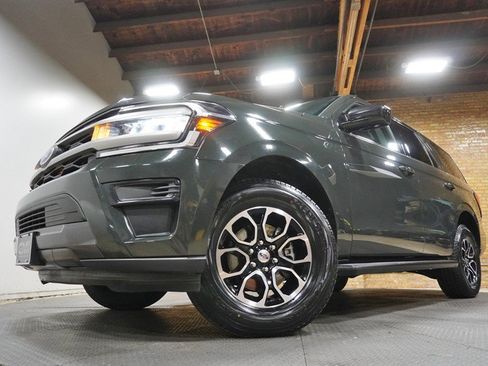 Used 2022 Ford Expedition XL AWD/4WD image 3