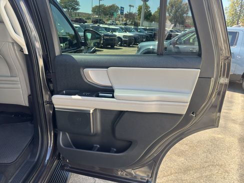 Used 2025 Ford Expedition Active AWD/4WD image 35