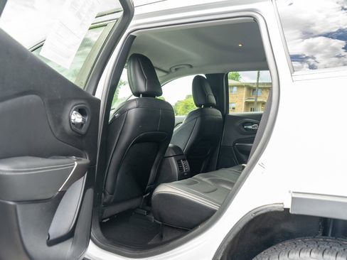 Used 2022 Jeep Cherokee Latitude Lux AWD/4WD image 29