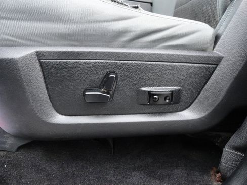 Used 2017 RAM 3500 Big Horn w/ Sport Appearance Group image 12