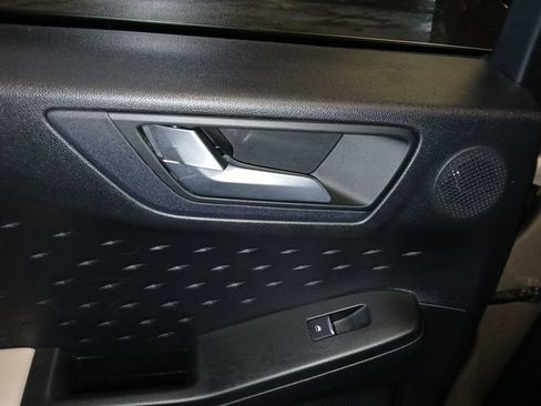 Used 2020 Ford Escape Titanium AWD/4WD image 32