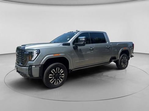 Used 2024 GMC Sierra 2500 Denali Ultimate AWD/4WD image 2