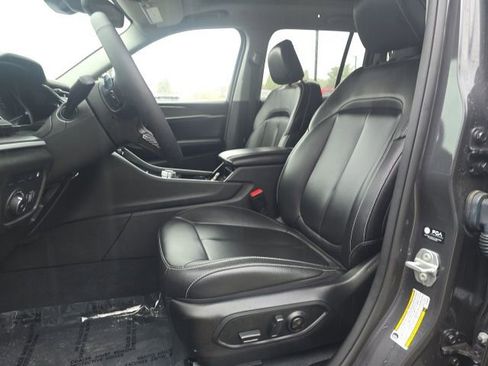 Used 2023 Jeep Grand Cherokee 4WD 4xe image 9