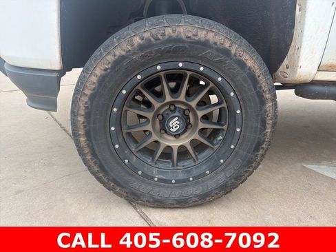 Used 2018 Chevrolet Silverado 1500 LT w/ Texas Edition AWD/4WD image 8