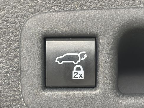 Used 2021 Toyota Sienna XLE image 17