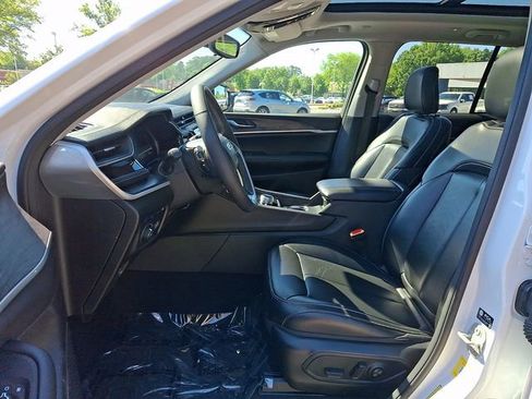 Used 2024 Jeep Grand Cherokee Limited 4xe AWD/4WD image 15