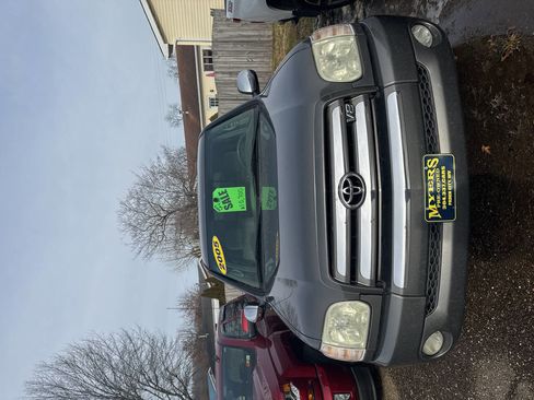 Used 2005 Toyota Tundra SR5 image 2