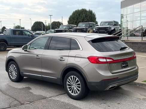 Used 2018 Lincoln MKX Select w/ Select Plus Package AWD/4WD image 4
