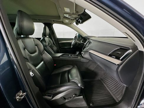 Used 2022 Volvo XC90 T6 Inscription w/ Climate Package image 34