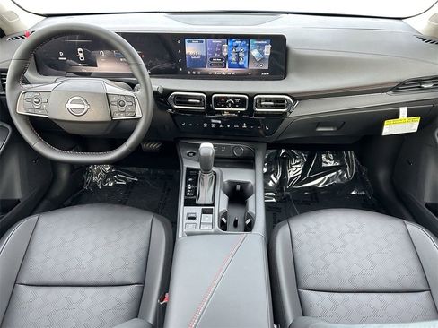 New 2026 Nissan Sentra SR w/ SR Premium Package FWD image 11