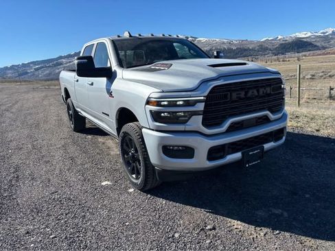 New 2026 RAM 2500 Laramie AWD/4WD image 11