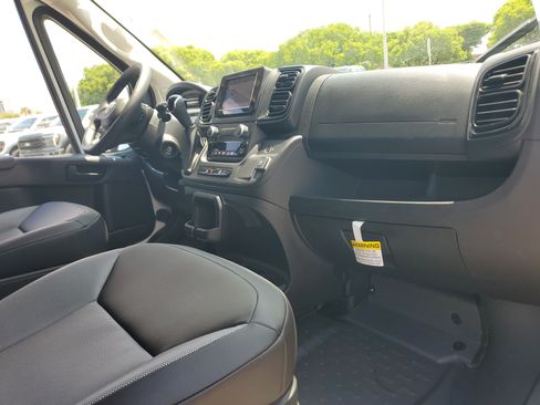 Used 2026 RAM ProMaster 2500 w/ Convenience Group FWD image 18
