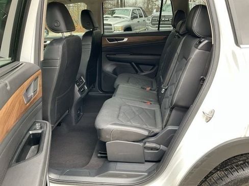 Used 2024 Volkswagen Atlas SE AWD/4WD image 15