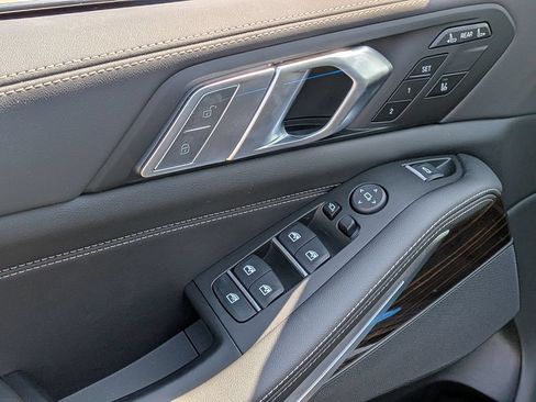 New 2026 BMW X7 xDrive40i w/ M Sport Package AWD/4WD image 15