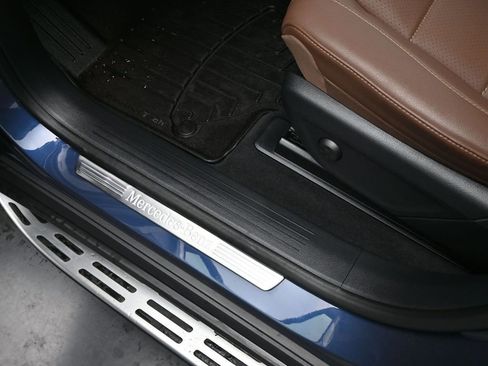 Used 2025 Mercedes-Benz GLS 450 GLS 450 image 13