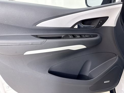 Used 2021 Chevrolet Bolt Premier w/ Infotainment Package image 17