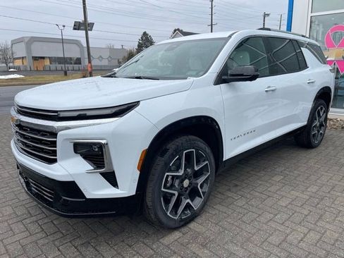 New 2026 Chevrolet Traverse High Country w/ LPO, Floor Liner Package image 3