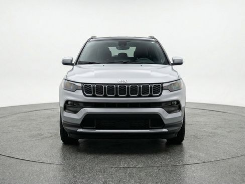 Used 2025 Jeep Compass Limited AWD/4WD image 2