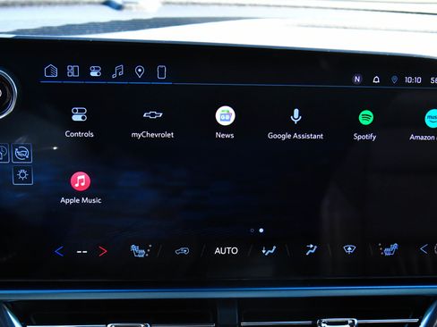 Used 2025 Chevrolet Equinox EV LT w/ Convenience Package image 27