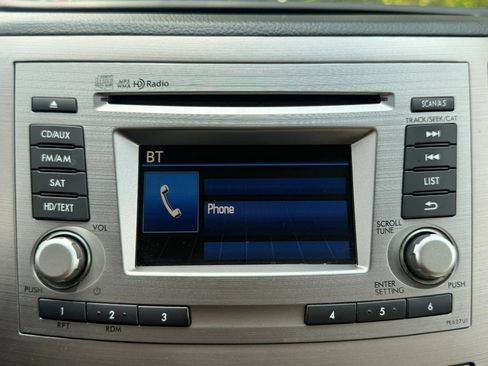 Used 2012 Subaru Outback 2.5i Limited w/ Moonroof Pkg AWD/4WD image 22