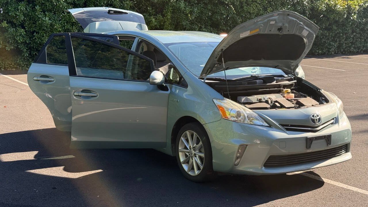 Used 2014 Toyota Prius V Three FWD image 12