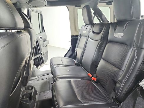 Used 2021 Jeep Wrangler Unlimited Sahara AWD/4WD image 35