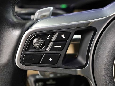 Used 2019 Porsche Cayenne image 27