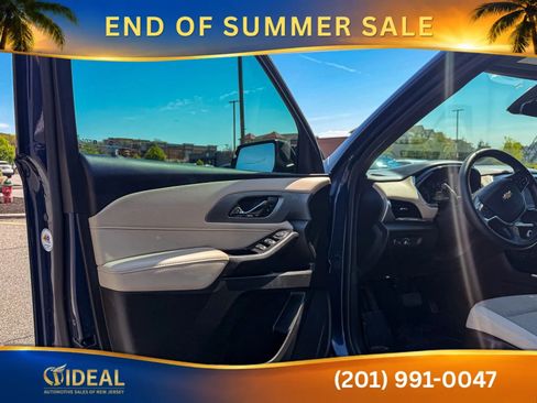 Used 2022 Chevrolet Traverse LS FWD image 19