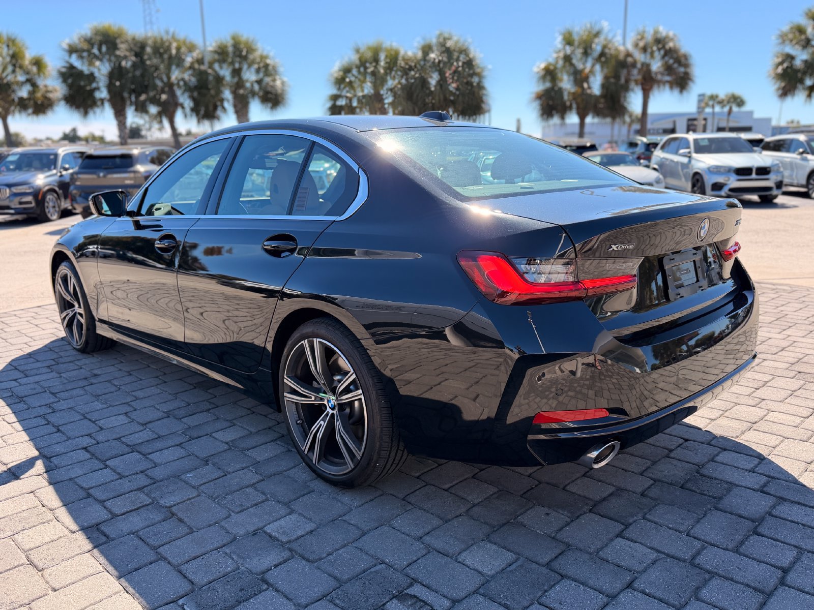 Used 2024 BMW 330i xDrive Sedan w/ Convenience Package AWD/4WD image 11