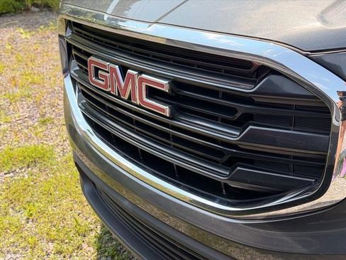 Used 2021 GMC Terrain SLE w/ Driver Convenience Package AWD/4WD image 6