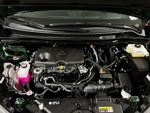 Used 2025 Toyota Sienna Platinum image 9