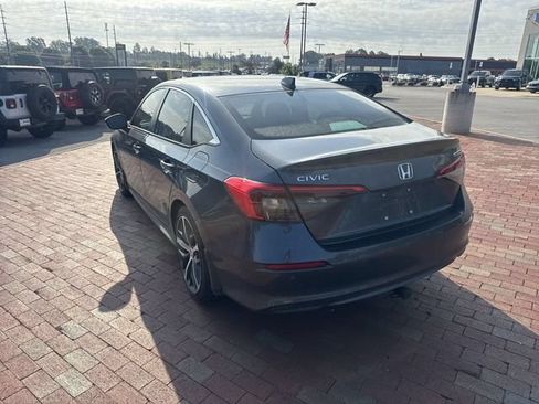 Used 2023 Honda Civic Touring image 7