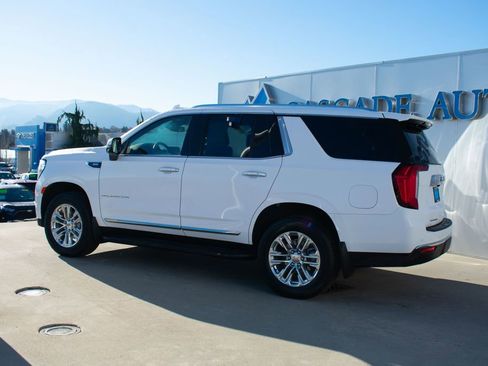 Certified 2024 GMC Yukon SLT w/ SLT Luxury Package image 6