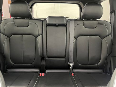 Used 2023 Jeep Grand Cherokee Overland w/ Advanced Protech Group III image 23