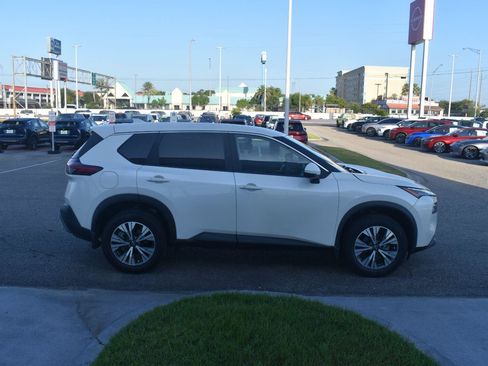 Used 2023 Nissan Rogue SV FWD image 15