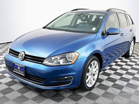 Used 2017 Volkswagen Golf SportWagen FWD image 5