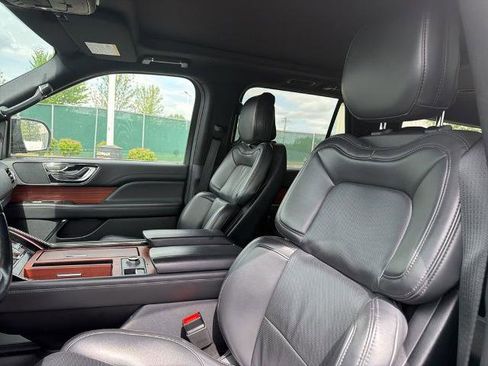 Used 2024 Lincoln Navigator L 4WD image 11