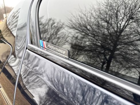 Used 2018 BMW 530i xDrive image 10