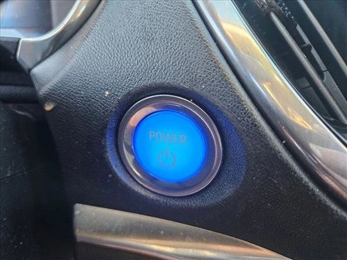 Used 2018 Chevrolet Volt Premier w/ Driver Confidence Package image 16