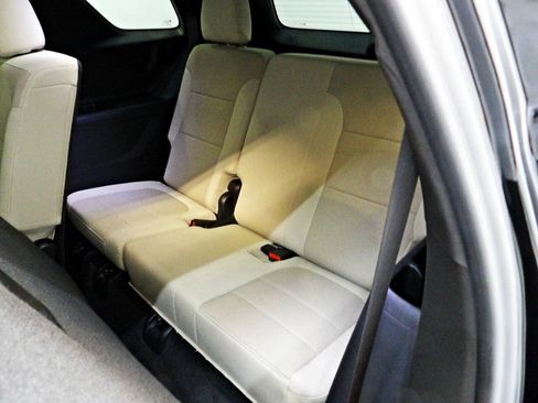 Used 2022 Chevrolet Traverse LS w/ Midnight/Sport Edition FWD image 11