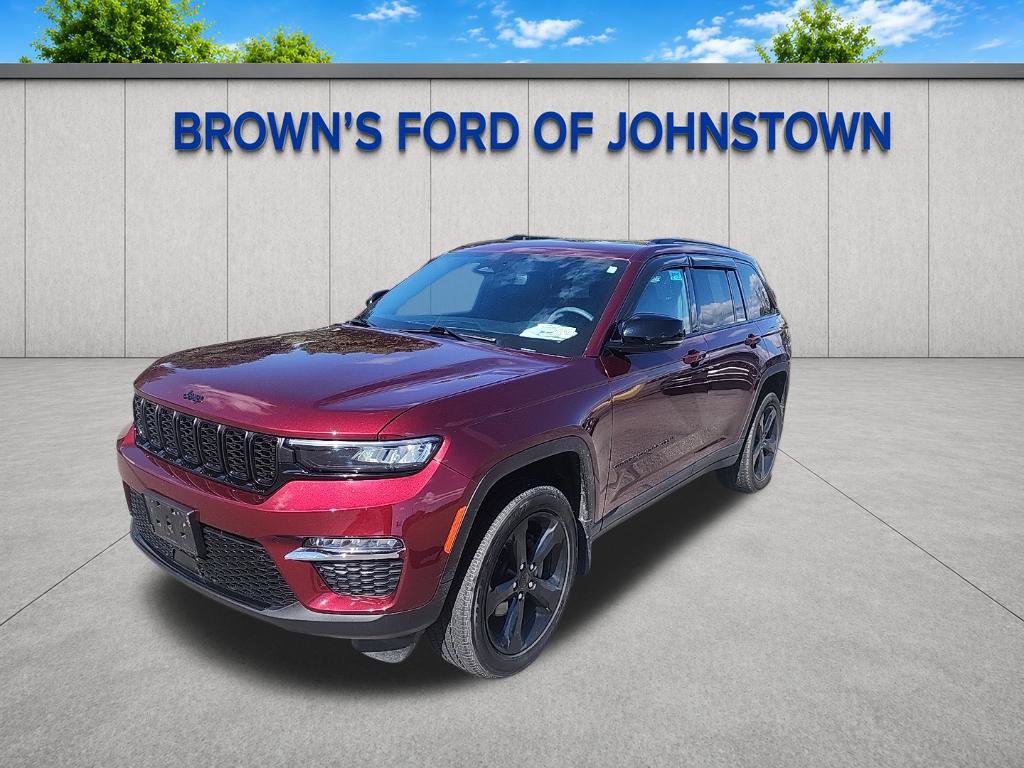 Used 2024 Jeep Grand Cherokee Altitude AWD/4WD image 4