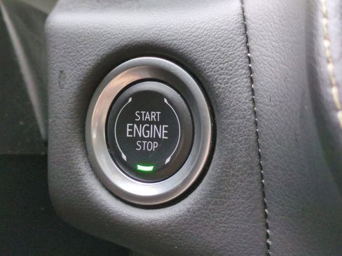 Used 2024 Chevrolet Suburban Premier image 33