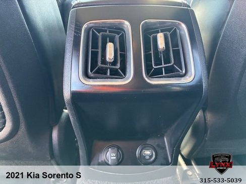 Used 2021 Kia Sorento S AWD/4WD image 31