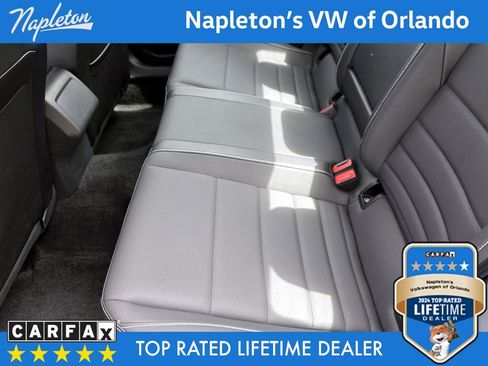 Used 2024 Volkswagen Jetta SE image 33